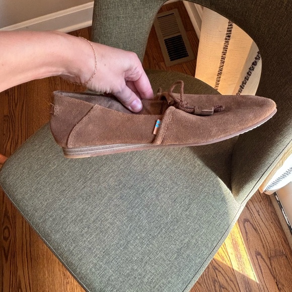 Toms size 7 Brown Suede Moccasins - Picture 3 of 7